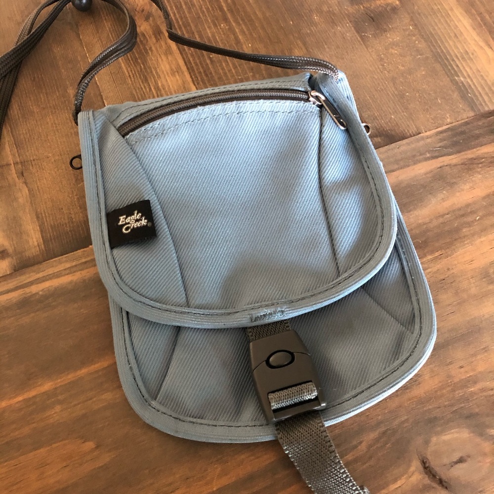 Eagle Creek travel cross body bag purse hidden